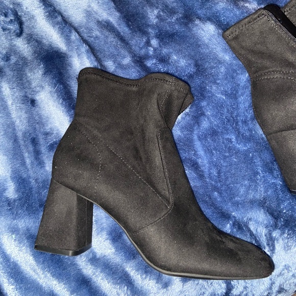 booties. - Picture 2 of 5